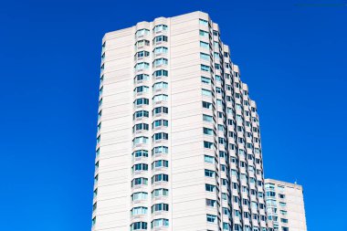 Modern konut binasının mimarisi. Perspektif şehir gökdeleni. Modern bina. Metropolis 'teki mimari bina. İkamet binası perspektifi. Şehir mimarisi. Lüks daireler..