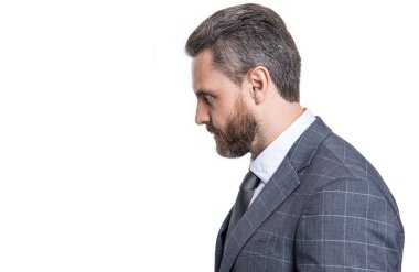 İspanyol işadamı. İş adamı portresi. Başarılı bir iş. Girişimcinin başarısı. Ofis müdürü. İşadamı beyazdan izole edilmiş. Takım elbiseli bir iş adamı. Boşluğu kopyala.