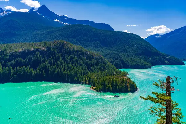 stock image Scenic nature view at Diablo lake. Diablo lake with mountain landscape wilderness. Landscape of mountain peak and Diablo lake. Nature landscape. Diablo Lake in North Cascades National Park.