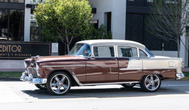 Miami Beach, Florida USA - 4 Haziran 2024 1955 Chevrolet Bel Air. Miami 'de. Chevrolet Bel Air Miami plajında.