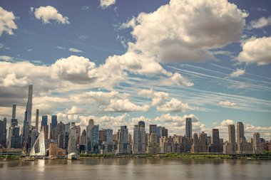 New York City, ABD - 05 Mayıs 2023: New York silueti Manhattan ile eş anlamlıdır..