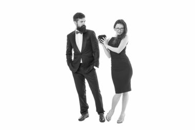 Kadınlar her zaman başlatıcı olmalıdır. İlişkide ilk adımı sen at. Girişimci kız kalbini veriyor. Aşk konsepti. Liderlik rolleri. Girişimciler daha çok kontrol hissederler. İlişkileri başlatan kadın.