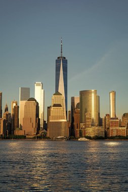 New York şehir merkezi. Manhattan gökdeleni, Skyline 'da. New York şehri. New York 'un gökdelen binası. Kentsel mimari. Hudson River 'da Manhattan şehir merkezinde. Metropolitan şehir manzarası.