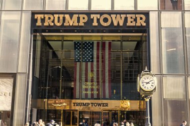 New York City, ABD - 11 Kasım 2023: The Trump Organization of Trump Tower girişi Manhattan NY.