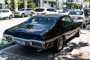 Miami Beach, Florida USA - 9 Haziran 2024: 1968 Pontiac Gto, Miami Beach 'te.