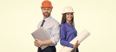 Güvenlik işi. Veri koruması. Planı olan bir mühendis. İnşaat projesi planı. Mimar planlama işi. Beyaz şapkalı baş mühendis ve mimar izole edilmiş. Yatırımcı ekibi.