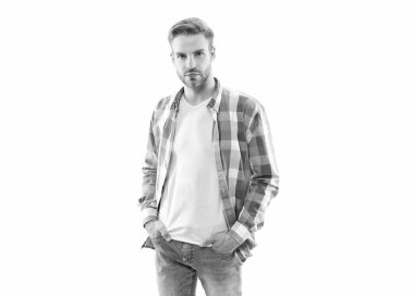 Beyaz arka planda izole edilmiş sıradan bir adam. Stüdyoda sıradan bir adam. Kareli gömlek giyen sıradan bir adam. Sakallı sıradan bir adamın fotoğrafı..