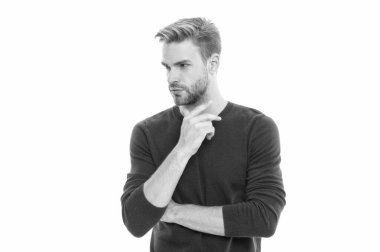 Kirli sakallı karizmatik bir adam beyazda izole edilmiş. Stüdyoda sakallı bir adam. Arka planda sakallı bir adam. Sakallı bir adamın fotoğrafı..