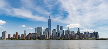 New York, New York Birleşik Devletleri. Manhattan 'ın ortasındaki New York şehrinin ufuk çizgisi. ABD, New York, New York, Manhattan. Amerikan finans başkenti. Aşağı Manhattan silueti. New Jersey 'den New York. Şehir merkezinde.