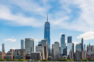 Manhattan güzel silueti, New York, Birleşik Devletler. New York City, Manhattan Skyline ile Hudson Nehri üzerinde, New York City, ABD New York şehrinin Manhattan şehir merkezindeki ufuk çizgisi