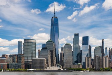 New York, Birleşik Devletler. Manhattan 'ın ortasındaki New York şehrinin silüeti. ABD, New York, New York, Manhattan. Aşağı Manhattan silueti. New Jersey 'den New York. Manhattan şehir merkezi. Amerikan finans merkezi