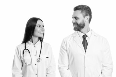 Kendine güvenen pratisyen doktor muayenehanede duruyor. Steteskoplu pratisyen hekim. Tıp, sağlık ve insan konsepti. Hastanede pratisyen hekim. Doktor ofisi.