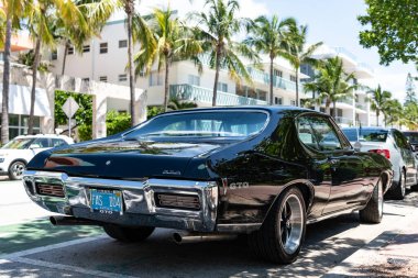 Miami Beach, Florida USA - 9 Haziran 2024: 1968 Pontiac Gto, Miami Beach 'te.