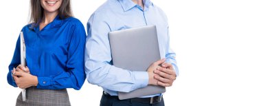 Yeni bir iş projesinde birlikte çalışıyoruz. Beyazlar üzerinde izole iş adamları. Ofiste toplantı yaparken iş adamları birlikte. İş projesinde çalışan iş adamları. Boşluğu kopyala.