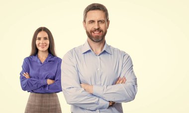İş ekibi başarısı. İş adamlarının başarısı için reklam. Finansal açıdan başarılı bir anlaşma. Takım elbiseli iş adamları. İş başarısı beyazda izole edildi. Başarılı bir ortaklık. Alan reklamını kopyala.