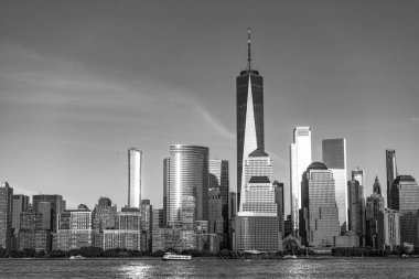 Hudson 'da Manhattan şehir merkezinde. Metropolitan şehir manzarası. New York şehir merkezi. Manhattan gökdeleni, Skyline 'da. New York şehri. New York 'un gökdelen binası. şehir mimarisi..