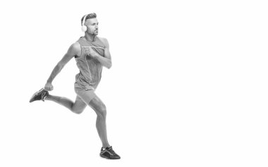 Sporcu spor koşucusu spor kıyafetlerinde koşuyor ve koşuyor. Beyaz arka planda izole edilmiş ve fotokopi alanı olan dayanıklılığı var..
