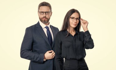 İş görüşü ve görme yeteneği. Başarı vizyonu. Başarılı ve kendine güvenen iş adamları. İş adamı ve gözlüklü kadın. İş adamları gözlüklerinden bakar. İş ortakları.