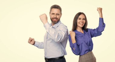 Başarılı iş adamları beyazlarla yapılan anlaşmayı kutluyor. İş adamları eğleniyor. İş başarısı kutlaması ve eğlence. Başarılı bir iş anlaşmasından sonra şirket partisi. Muazzam başarı.