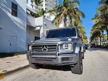 Miami Beach, Florida USA - 5 Haziran 2024 Mercedes-Benz G550 Wagon SUv Miami Beach 'te. Mercedes Benz G sınıfı Srossover popüler Alman arabası