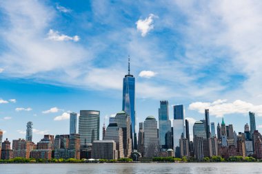 New York, Birleşik Devletler. Manhattan 'ın ortasındaki New York şehrinin silüeti. ABD, New York, New York, Manhattan. Aşağı Manhattan silueti. New Jersey 'den New York. Manhattan şehir merkezi. Amerikan finans merkezi