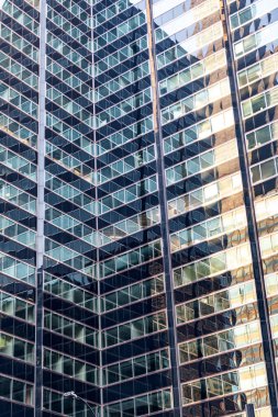 Ön cephe mimarisi. Bina arka planı. Cam bina penceresi. Mimari detay. Mimarinin arka planı. Modern cam arka plan. Cam bölme arka planı. Mimari.