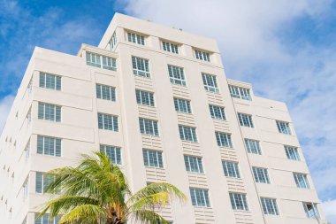 Ocean Drive Florida 'daki Miami Plajı. Art Deco mimarisi. Mimari bina. Art deco. Mimari bölge Art Deco. Miami sahilinin modern binası. Okyanus yolculuğu. Deko biçimi.