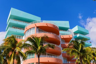 Art Deco mimarisi. Mimari bina. Art deco. Mimari bölge Art Deco. Miami sahilinin modern binası. Okyanus yolculuğu. Ocean Drive Florida 'daki Miami Plajı. Şekil Tasarımı.
