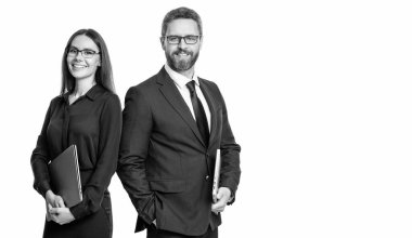 İş projesinde çalışan iş adamları. Yeni bir iş projesinde işbirliği yapıyorum. Beyazlar üzerinde izole iş adamları. Ofiste toplantı yaparken iş adamları birlikte. reklam.