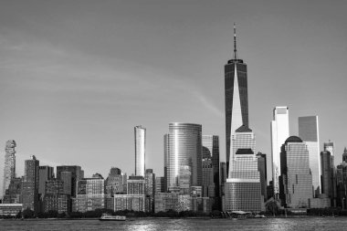 Metropolitan şehir manzarası. New York şehir merkezi. Manhattan gökdeleni, Skyline 'da. New York şehri. New York 'un gökdelen binası. Kentsel mimari. Manhattan 'ın merkezinde, Hudson' da, temiz gökyüzünde..