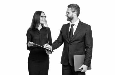 Sözleşmeyle uğraşıyorum. İş adamları belge imzalıyor. İş adamları kontrat imzalıyor. Beyazlar üzerinde izole edilmiş bir iş anlaşması imzalamak. Pazarlıkta iş ortağı. Kontrat görüşmeleri..