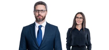 İş ortağı beyazla izole edilmiş. Takım elbiseli iki iş adamı. İş ekibi çalışması ve işbirliği. Ortaklık kavramı. Ortak takımı. Başarılı ortaklık. İş ekibi başarısı. iş adamı.