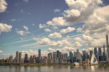 New York City, ABD - 05 Mayıs 2023: Manhattan ikonik şehir manzarası ve modern gökdelenleri, ny.