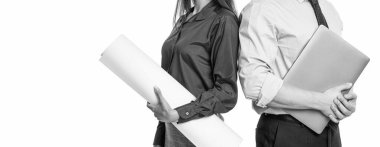 Beyaz şapkalı baş mühendis ve mimar izole edilmiş. Güvenlik işi. Veri koruması. Planı olan bir mühendis. İnşaat projesi planı. Mimar planlama işi. Ayrıntılar üzerinde çalışıyorum.