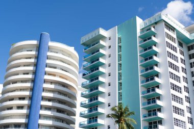 Miami sahilinin modern apartmanı. Okyanus yolculuğu. Ocean Drive Florida 'daki Miami Plajı. Art Deco mimarisi. Mimari bina. Art deco. Mimari bölge Art Deco.