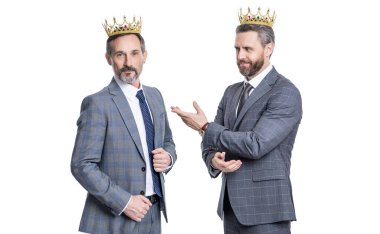 iş başarısı ve liderlik. Başarılı bir işadamı olan patron beyazları soyutladı. Motivasyon ve ödül. Takım elbiseli işadamı patronu. Taç giymiş bir iş adamı. Büyük patron. Tebrikler..