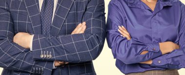 Profesyonel iş lideri ve menajeri. Başarılı iş adamları. Kesilmiş manzaralı iş arkadaşları. Resmi takım elbiseli iki iş adamı. Hırslı iş adamları destek veriyor. Yönetmen ve Sekreter.