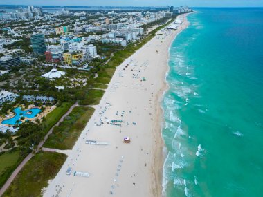 Deniz sahilinde rahatla. Miami Güney Sahili hava manzarası. Miami marinası, Florida 'daki Skyline hava sahası. Miami 'nin güney sahili. Güney Sahili, ABD 'de liman manzarası. Skyline Panoraması.