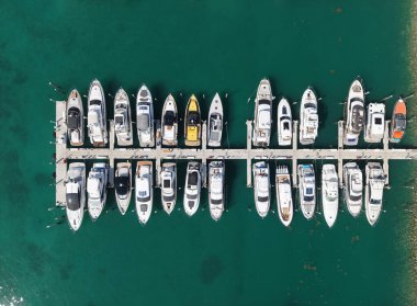 Miami güney sahili manzaralı. Yat kulübü. Marina Miami, Florida 'da. Özel rıhtım. Lüks yatı olan Güney Point Miami marinası. Yaz tatili. Lüks Güney Sahili marinası. Lüks bir yat. Sahne marinası.