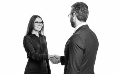 İki başarılı iş ortağı iş başarısını el sıkışarak kutluyor. Ortaklık ve iş başarısı. Beyazlar üzerinde izole iş adamları. Başarılı iş ortaklığı. anlaşma.