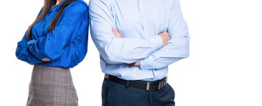 Yeni bir iş projesinde işbirliği yapıyorum. Beyazlar üzerinde izole iş adamları. Ofiste toplantı yaparken iş adamları birlikte. İş projesinde çalışan iş adamları. kırpılmış görünüm.