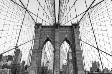 New York Köprüsü, Manhattan ve Brooklyn 'i birbirine bağlıyor. New York 'un Brooklyn Köprüsü. Amerikan mimarisi tarihi eser. Brooklyn 'deki tarihi köprünün mimarisi. Brooklyn ilçesi.