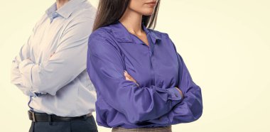 İşletme lideri beyazları soyutladı. Ofiste iki meslektaşım var. İş arkadaşı olan iş adamları. İş liderliği ve başarı. Lider, liderliği temsil ediyor. Başarılı iş adamları..