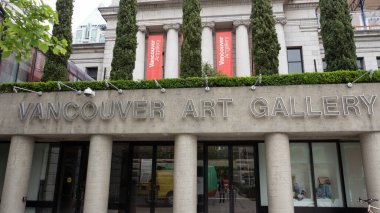 Vancouver, Kanada - 29 Mayıs 2019: Vancouver Sanat Galerisi. Vancouver sanat galerisinin mimari binası. Köşe yazısı olan şehir mimarisi. Vancouver Sanat Galerisi Binası.