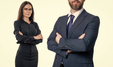 İş adamlarının başarısı için reklam. Finansal açıdan başarılı bir anlaşma. Takım elbiseli iş adamları. İş başarısı beyazda izole edildi. Başarılı bir ortaklık. İş ekibi başarısı. iş biçimi.