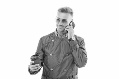 Mutlu gülümseyen iş adamı iş adamı müdürü iş konuşmak için cep telefonu kullanıyor..