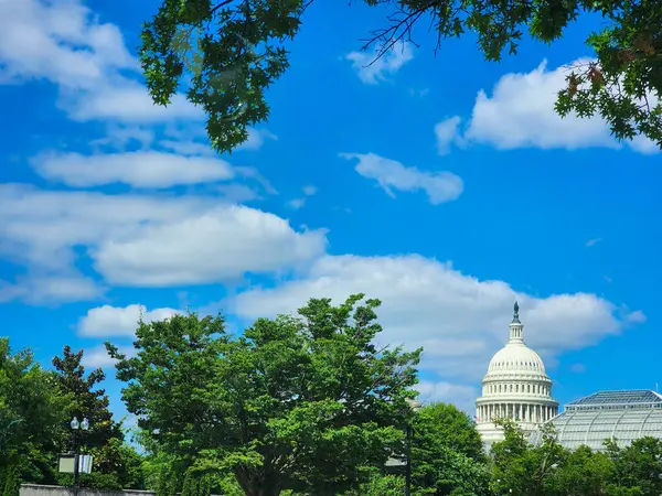 Birleşik Devletler Kongre Binası. Meclis binası. ABD Kongresi, Washington D.C. Washington 'daki Kongre Binası. Kopya alanı ile mimari görünümü.
