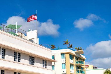 Ocean Drive 'daki Miami South Beach. Art Deco mimarisi. Mimari bina. Art deco mimari bölgesi. Art Deco. Miami sahilinin modern binası. Ünlü cadde. Okyanus yolculuğu.