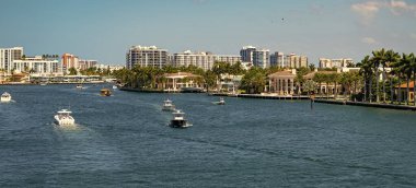 Fort Lauderdale, Florida, ABD - 25 Mart 2023 Fort Lauderdale Turist Sahil Hattı Yaz tatilinde panoramik manzara.