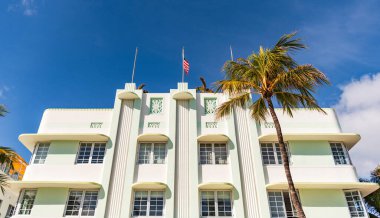 Art Deco. Miami sahilinin modern binası. Okyanus yolculuğu. Ocean Drive 'daki Miami South Beach. Art Deco mimarisi. Mimari bina. Art deco mimari bölgesi.